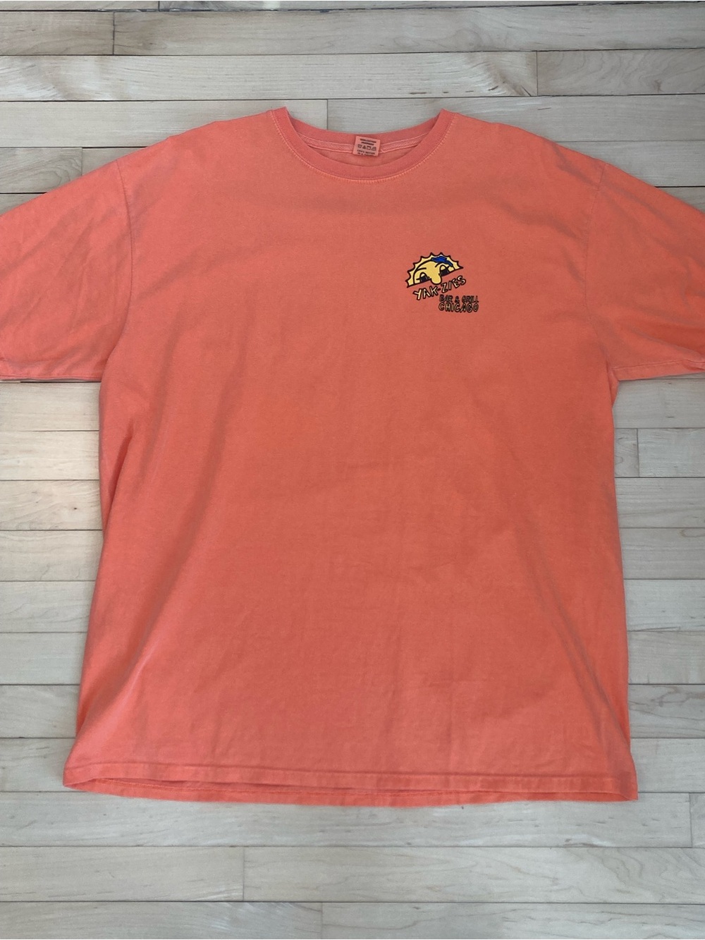 Yak-Zies Bar & Grill Chicago T Shirt Men’s XL Orange Graphic Tee Short Sleeve
